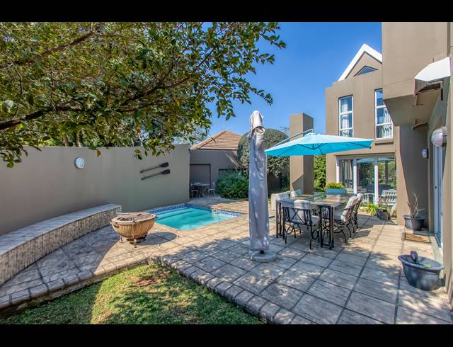 4 BEDROOM HOUSE FOR SALE IN CEDAR LAKES